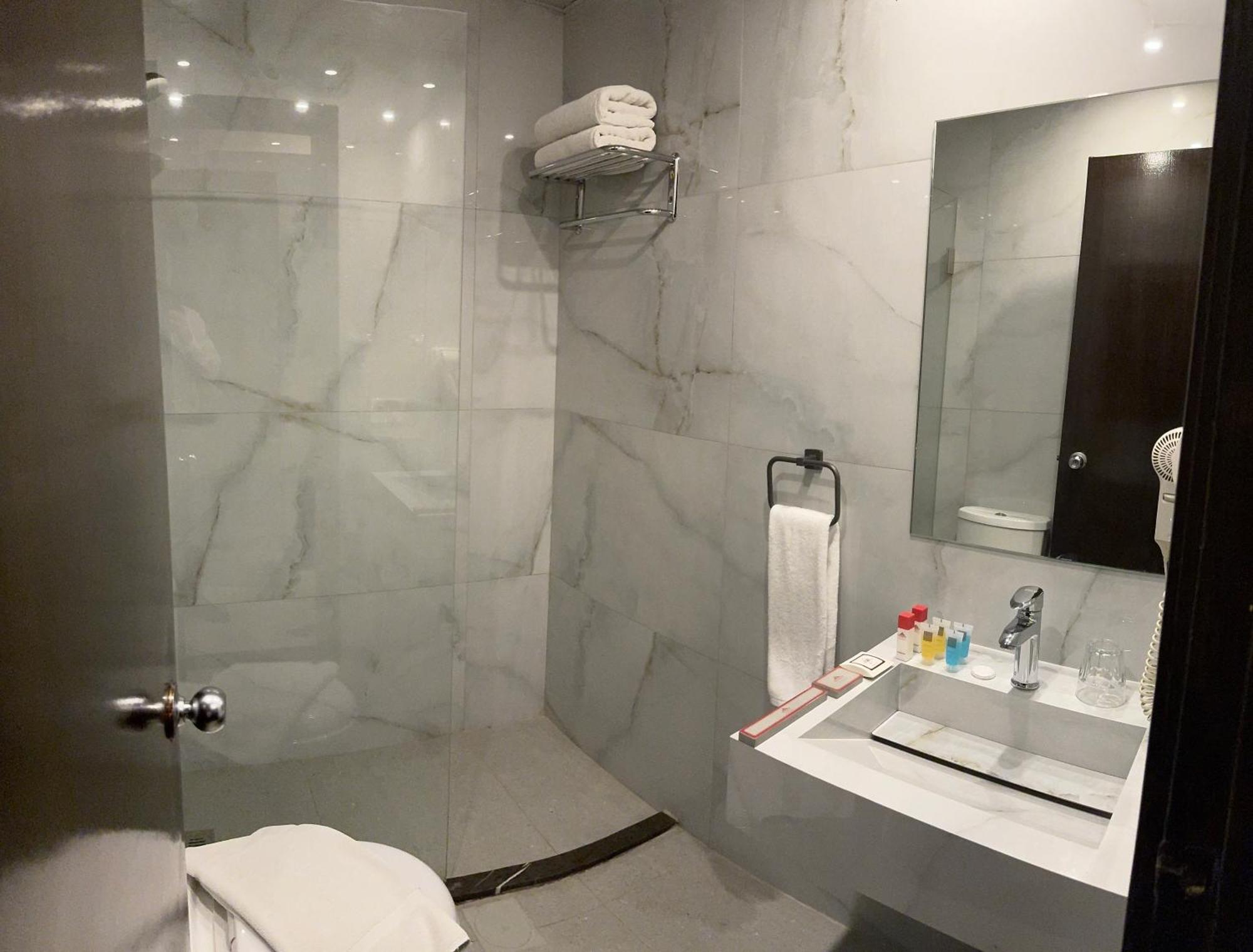 Duroy Hotel By Beverly Beirut Eksteriør bilde
